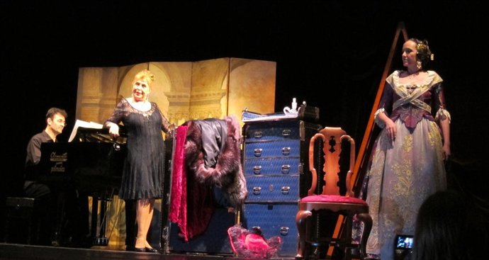 Mª Luisa Merlo con 'Villa Puccini' en el Talía