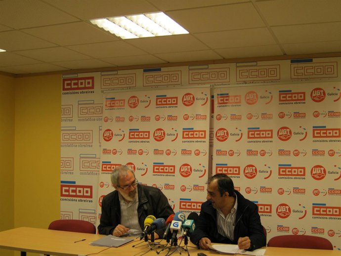 X.M. Sánchez Aguión y J.A. Gómez, de CC.OO. Y UGT, en rueda de prensa