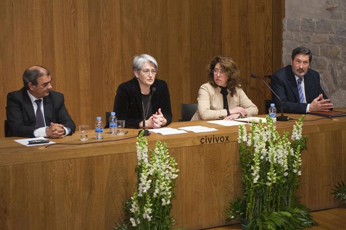 La vicepresidenta Goicoechea clausura la asamblea general de Coceta.