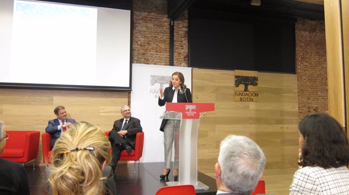 La secretaria de Estado de Investigación, Carmen Vela, en la Fundación Botín