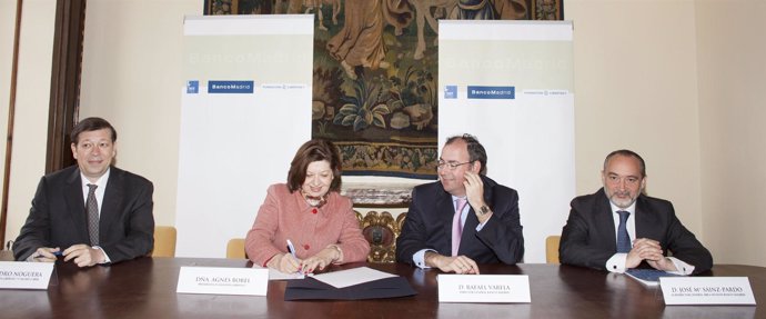 Firma del convenio entre Banco Madrid y la Fundación Libertas 7 