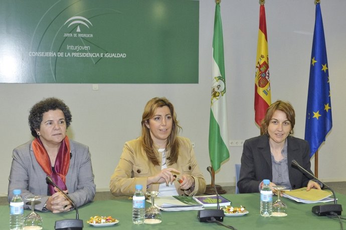Susana Díaz preside la reunión del Consejo de Participación de las Mujeres 