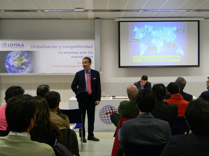 Ricardo Ersnt en la Loyola Leadership School