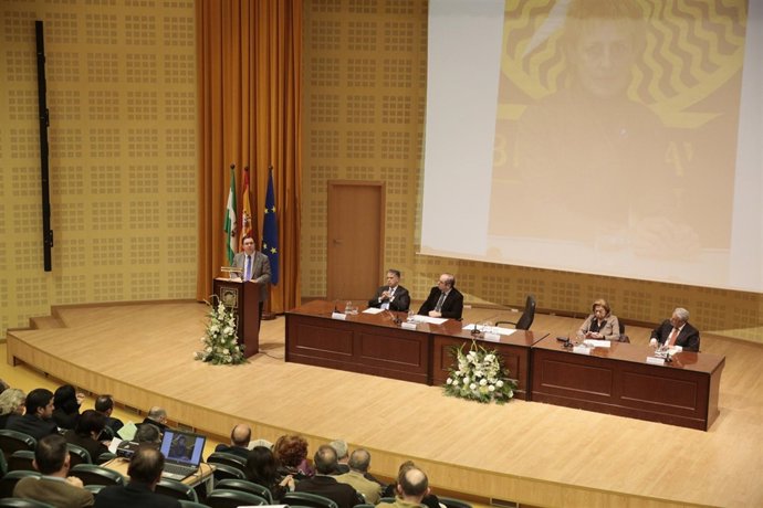 Homenaje de la UPO a Carmen Calleja