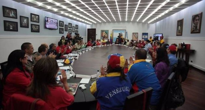 Reunión de mandos políticos y militares de Venezuela