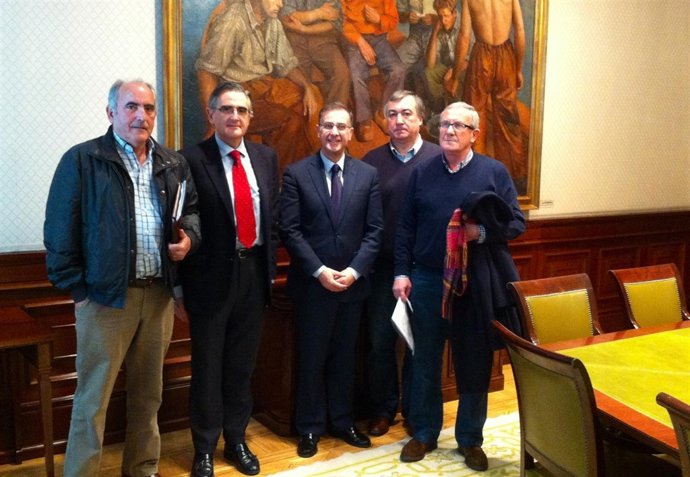 Reunión del PP con el presidente del comité de Santa Bárbara