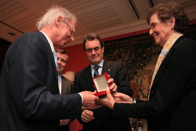 Artur Mas entrega medalla al economista Joaquim Mus