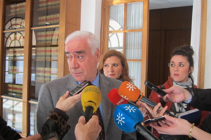 Luciano Alonso anuncia que 'La Caixa' se queda en las Atarazanas