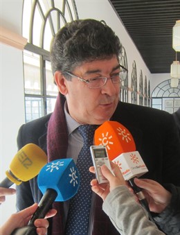 Diego Valderas, hoy ante los medios