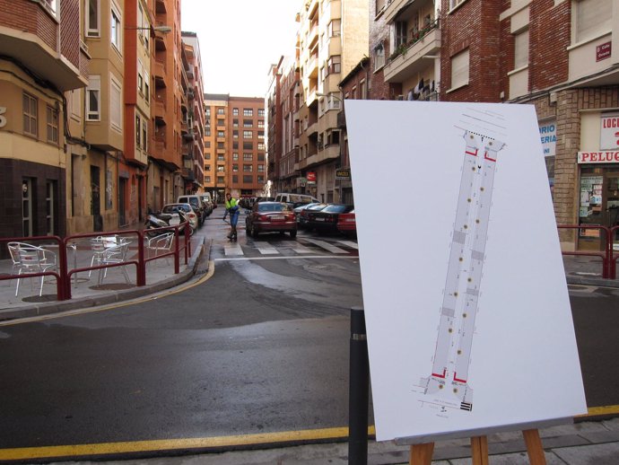 Imagen de la calle Oviedo con el plano del proyecto