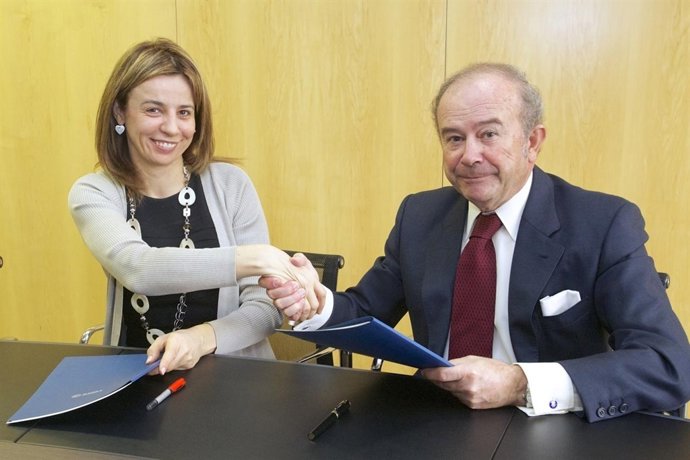 Firma de acuerdo de CESCE con el ICEX.