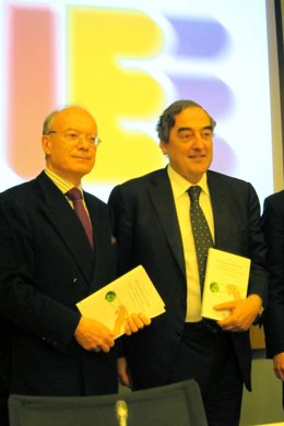 Presidente de CEOE, Juan Rosell, y presidente del IEE, José Luis Feito