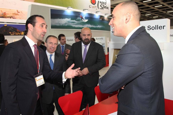 José Ramón Bauzá visita el stand balear en la ITB de Berlín