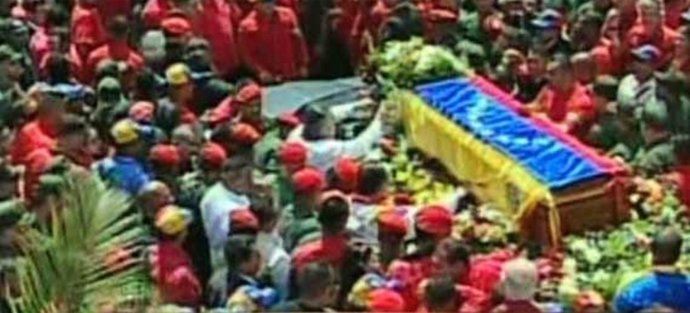 Cortejo funebre con los restos del difunto presidente Hugo Chávez