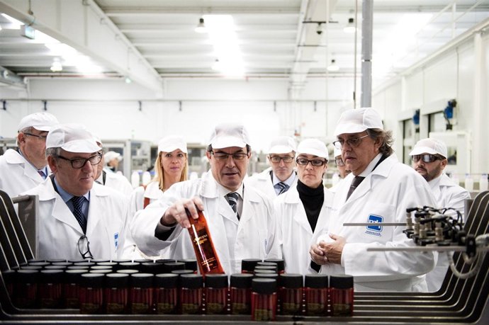 Artur Mas y  Núria Balagué en la inauguración de la nueva planta de Maverick
