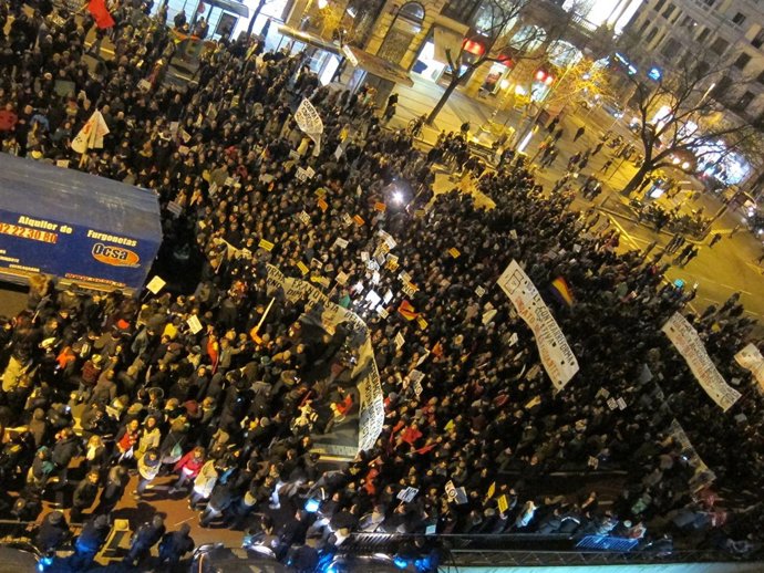 Manifestación de estudiantes frente al Ministerio de Educación