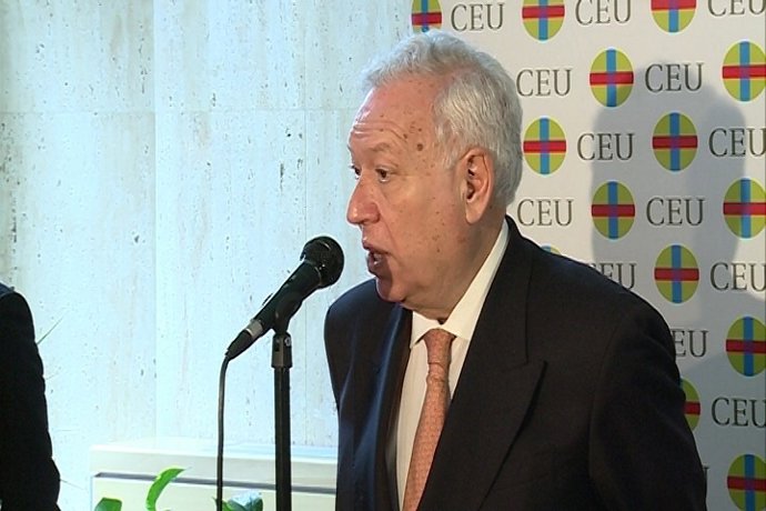 Margallo desea una "transición tranquila" en Venezuela 