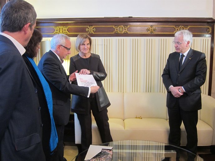 El pte.Del CoNCA C.Duarte presenta su informe a N.De Gispert y aF.Mascarell