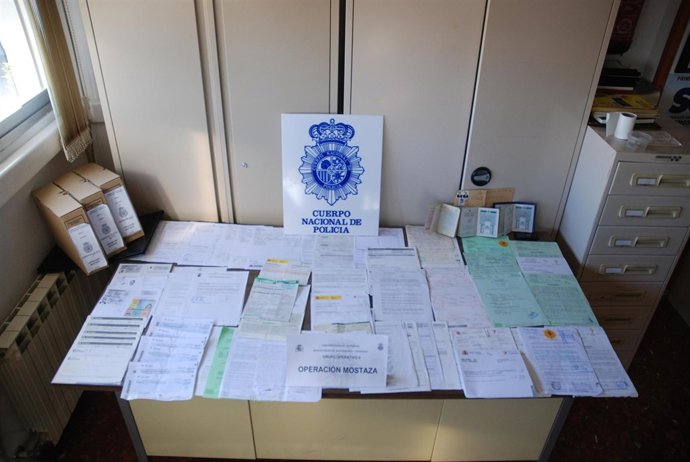 Documentación intervenida en la operación 'Mostaza'.