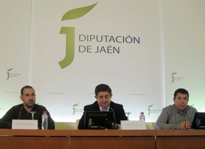 Marcos, Reyes y Chinchilla presentan oficina de atención a eventuales agrarios.