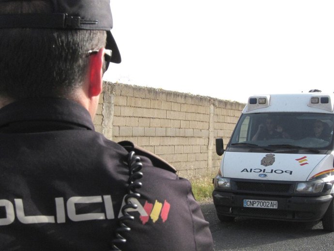 Furgón Policial Que Transporta A José Bretón