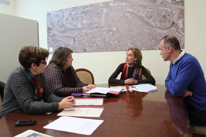 Reunión entre el PSOE y CCOO para analizar el pland e choque socialista