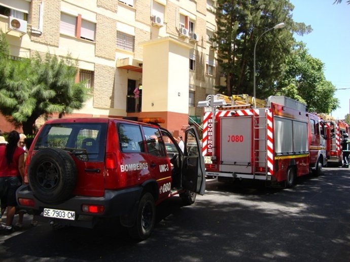 Camiones de bomberos del Ayuntamiento de Sevilla.