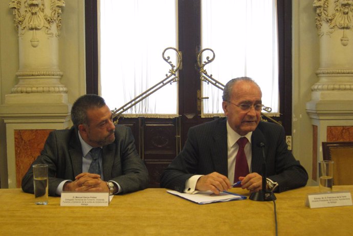 El delegado de Fomento de la Junta y el alcalde de Málaga