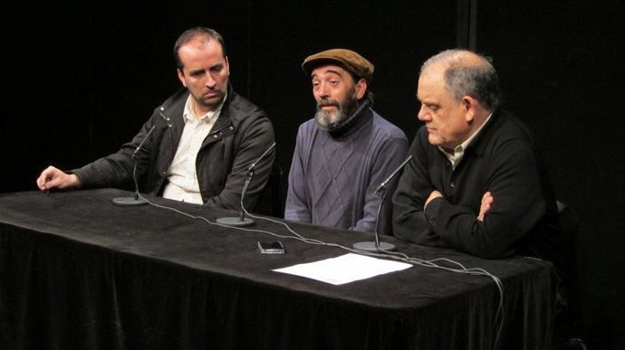 Chico Ocaña, en el centro, en la presentación de su concierto en el Teatro Circo
