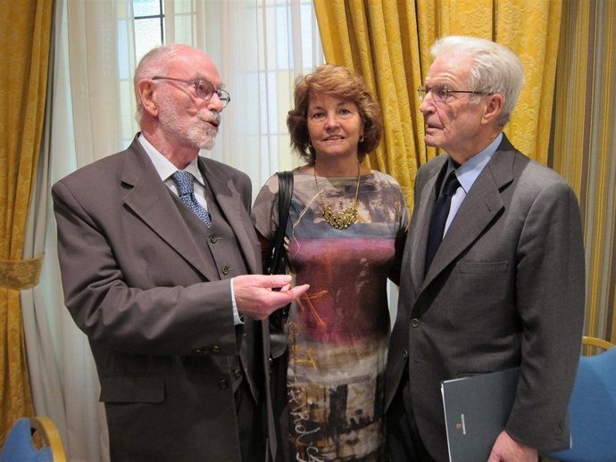Alejandro Nieto, Carmela García Moreno y Antonio Garrigues