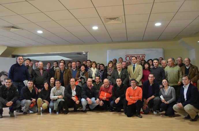 Asistentes a la convención junto a responsables de Covap