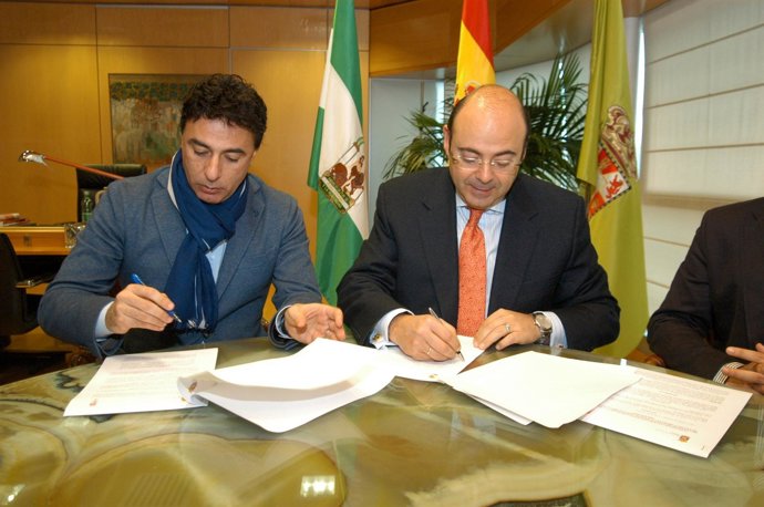 NP Y Fotos Convenio Granada CF