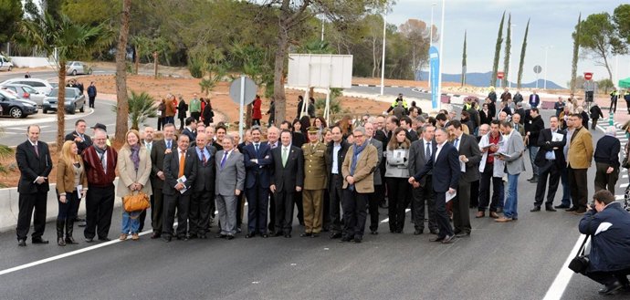 Alfonso Rus con el resto de autoridades en el acto de inauguración de la ampliac