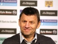 Fútbol.- Djukic (Valladolid): "No creo que el Málaga venga distraído por la 'Champions'"