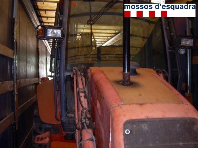 Maquinaria robada en uno de los camiones