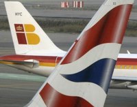 IAG analiza la recomendación de Vueling de no aceptar la OPA, que "valorará en su debido momento"