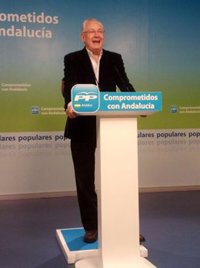 PP-A exige saber si Griñán también aplicaría el modelo de Chávez en Andalucía y si terminará "con chándal boliviariano"