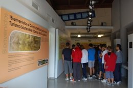 Visita de escolares al Centro de Educaicón para el Turismo Sostenible.