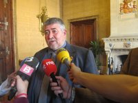 MÉS califica el discurso de "pobre" y recuerda a Salom que "con austeridad no se puede estar al lado de las personas"