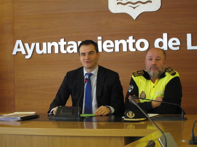 Sáinz y César Velasco, en la rueda de prensa