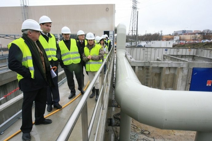 El alcalde visita instalaciones de depuración