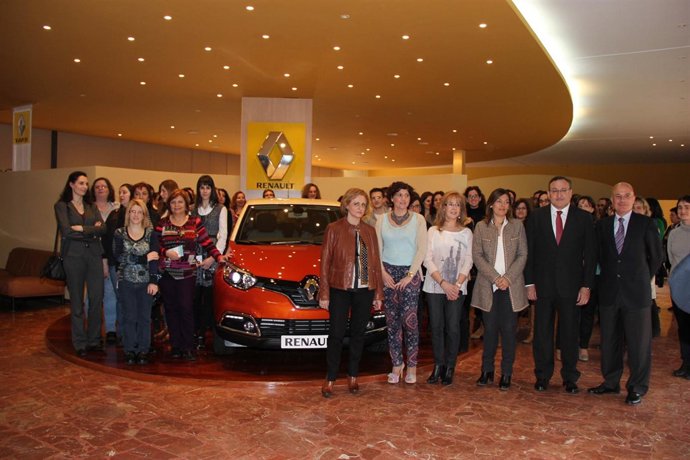 Foto de familia del acto en Valladolid
