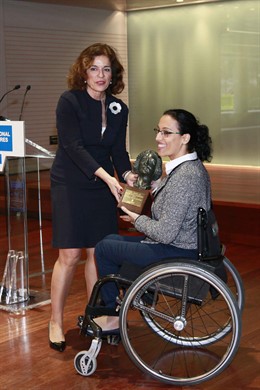 Ana Botella y Teresa Perales en la entrega del premio Clara Campoamor