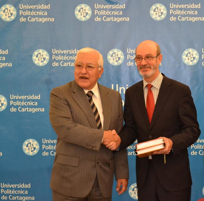 La UPCT y una universidad peruana estudian implantar una doble titulación