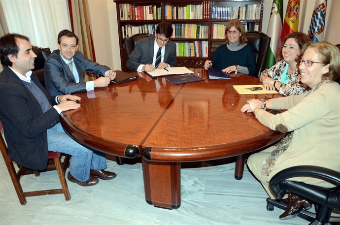 Ingesan asume la limpieza de colegios y dependencias municipales de Jerez