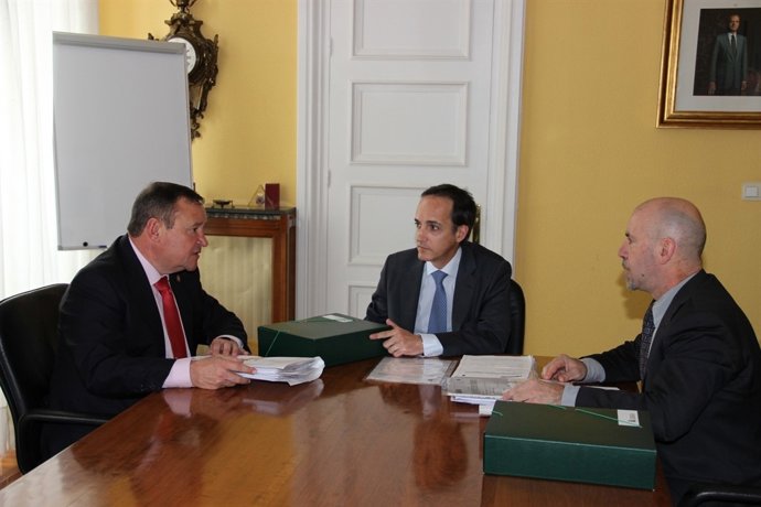 Alcalde Laredo y delegado Gobierno