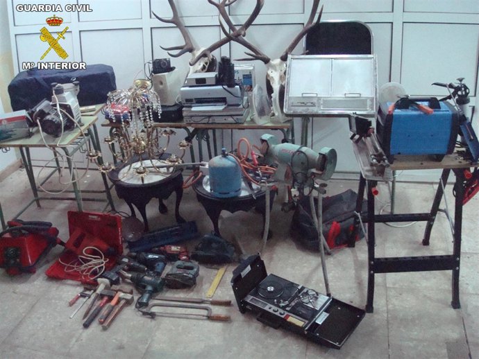 Efectos recuperados por la Guardia Civil en La Carlota