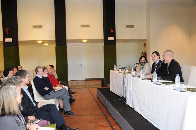 Alcalde de Toledo, Emiliano García-Page Asociación de Constelaciones