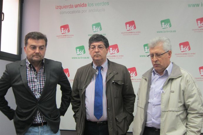 Valderas junto a responsables de Política Municipal de IU andaluz y federal