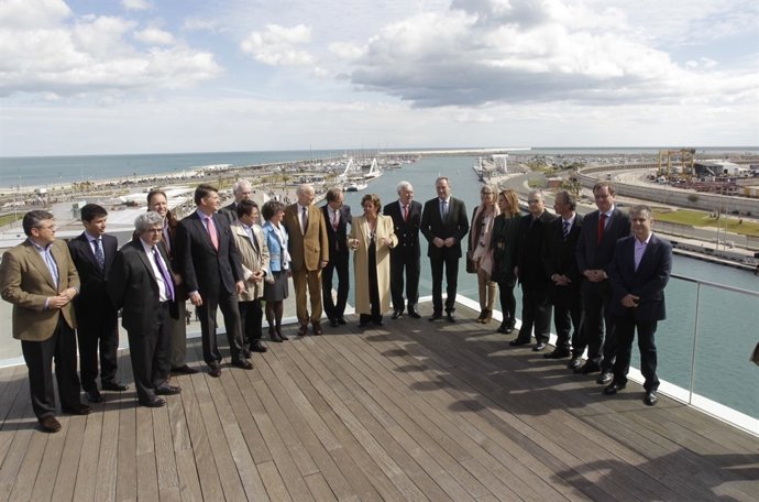 García-Margallo, Barberá y Fabra visitan la dársena con los embajadores
